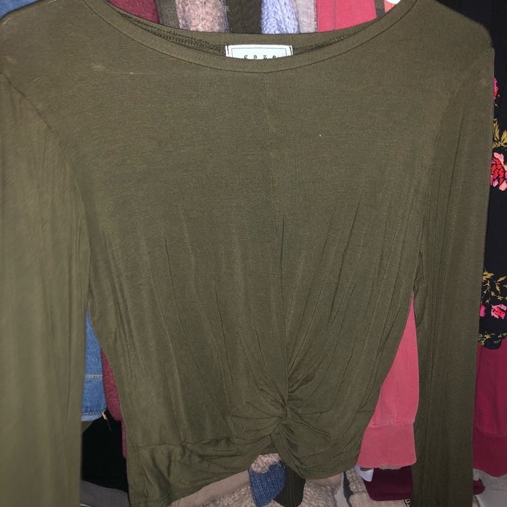 Long sleeve crop top
